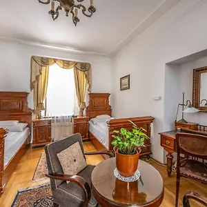 Bed & Breakfast Academy, Budapest